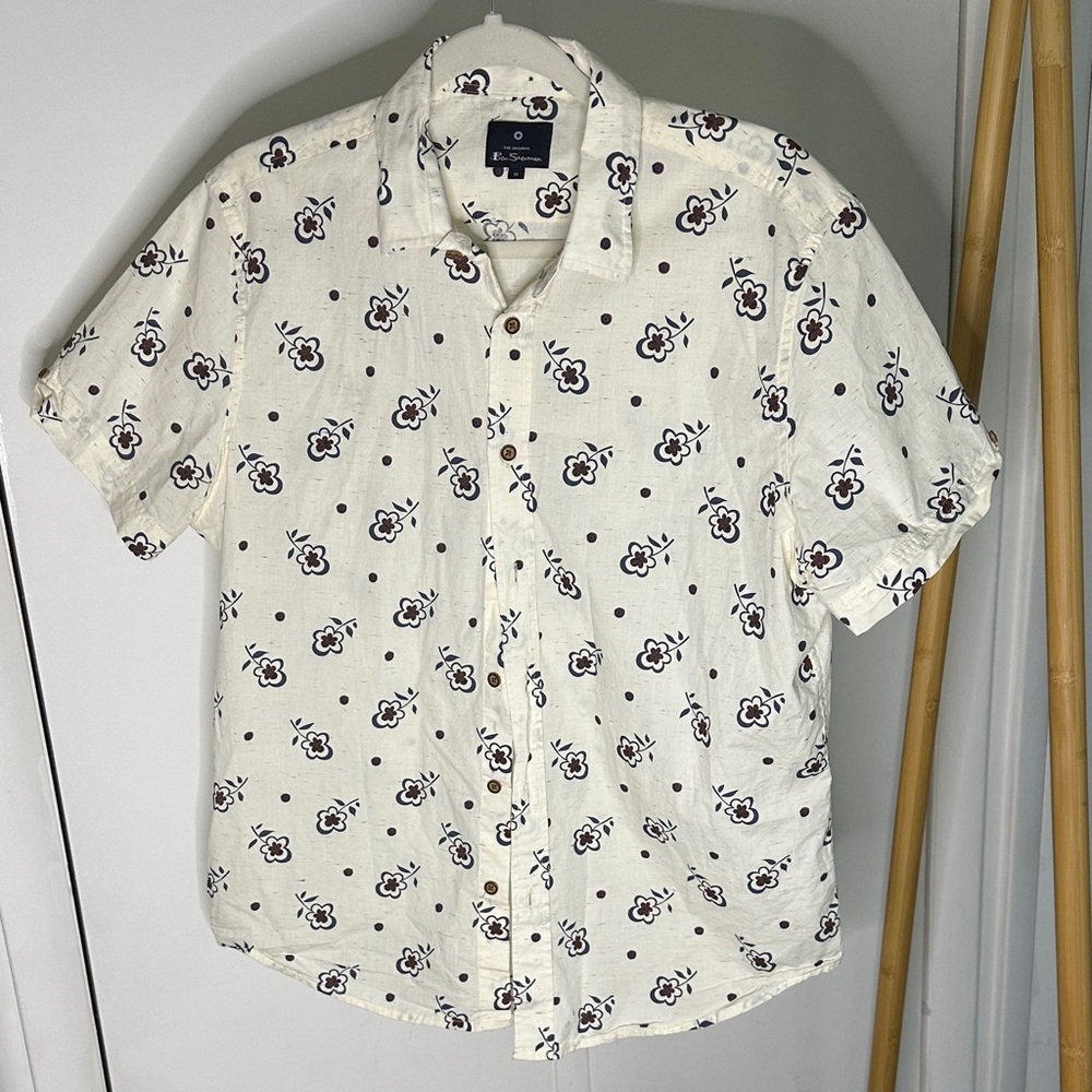 Ben Sherman Floral Print Cream Shirt size medium